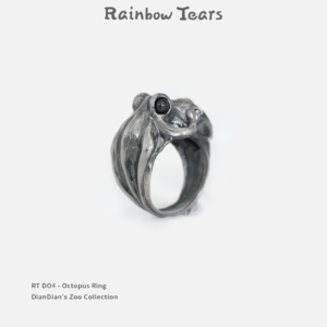 Pure silver octopus ring 45-degree angle display image on a white background